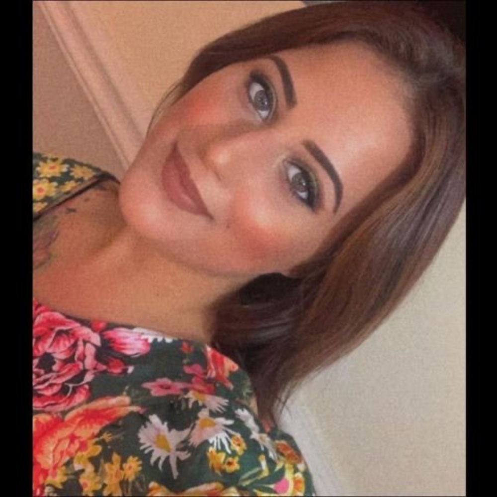 Meet your Posher, Erona